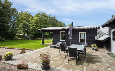 Hedwig - 30Km from the Sea