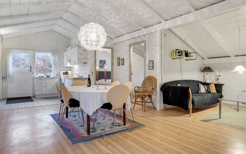 Hardy - 30Km from the Sea: Meubles, Design Intérieur, Sol, Bois, Sol, Plafond, Parquet, Chaise, Table, Éclairage
