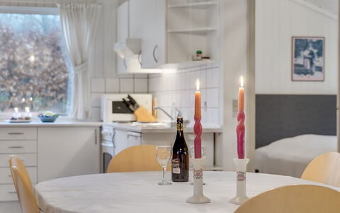 Hardy - 30Km from the Sea: Meubles, Design Intérieur, Sol, Bois, Sol, Plafond, Parquet, Chaise, Table, Éclairage