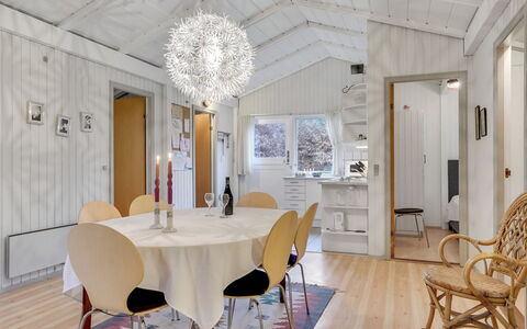 Hardy - 30Km from the Sea: Meubles, Design Intérieur, Sol, Bois, Sol, Plafond, Parquet, Chaise, Table, Éclairage