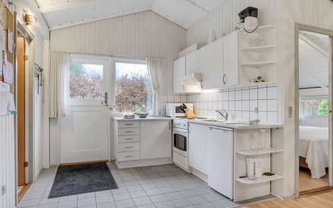 Hardy - 30Km from the Sea: Meubles, Design Intérieur, Sol, Bois, Sol, Plafond, Parquet, Chaise, Table, Éclairage