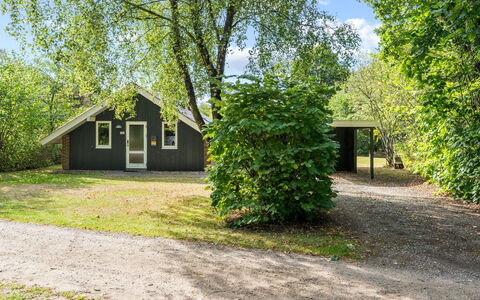 Pance - 20Km to the Fjord: Toit, Maison, Domicile, Chalet, Porte, Siding, Plate-Forme, Porche, Planche, Dur