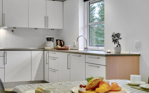 Hekla - 30Km from the Sea: Toit, Maison, Domicile, Chalet, Porte, Siding, Plate-Forme, Porche, Planche, Dur