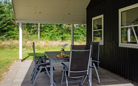 Hekla - 30Km from the Sea: Toit, Maison, Domicile, Chalet, Porte, Siding, Plate-Forme, Porche, Planche, Dur