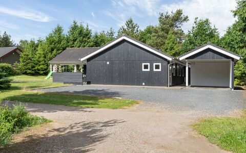Hekla - 30Km from the Sea: Toit, Maison, Domicile, Chalet, Porte, Siding, Plate-Forme, Porche, Planche, Dur