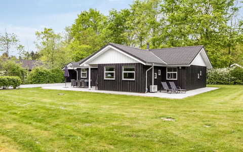 Manderup - 30Km from the Sea: Maison, Domicile, Zone Résidentielle, Toit, Chalet, Lot Terre, Biens, Cour, Jardin, Siding