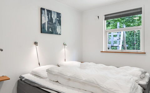 Manderup - 30Km from the Sea: Lit, Chambre, Bois, Design Intérieur, Drap De Lit, Literie, Meubles, Plafond, Sol, Sol