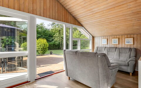 Athislus - 30Km from the Sea: Design Intérieur, Sol, Bois, Plafond, Sol, Parquet, Canapé, Meubles, Salon, Pièce