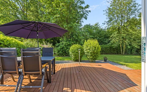 Athislus - 30Km from the Sea: Meubles, Bois, Parquet, Mobilier De Jardin, Chaise, Dur, Table, Jardin, Tableau De Plein Air, Plate-Forme