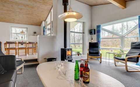 Bosi - 28Km from the Sea: Meubles, Design Intérieur, Sol, Bois, Sol, Plafond, Parquet, Chaise, Table, Éclairage