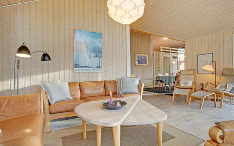 Swarte - 30Km from the Sea: Design Intérieur, Sol, Bois, Meubles, Sol, Plafond, Éclairage, Luminaire, Canapé, Salon