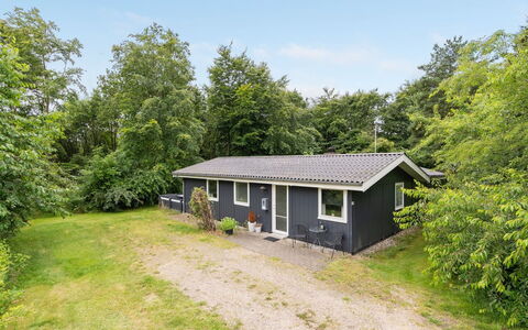 Massie - 30Km from the Sea: Maison, Domicile, Toit, Chalet, Biens, Aménagement Paysager, Batiments Jardin, Siding, Ferme