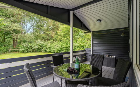 Massie - 30Km from the Sea: Maison, Domicile, Toit, Chalet, Biens, Aménagement Paysager, Batiments Jardin, Siding, Ferme