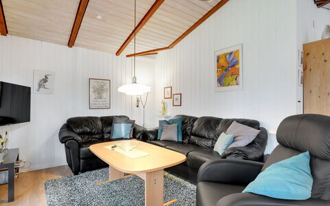 Massie - 30Km from the Sea: Maison, Domicile, Toit, Chalet, Biens, Aménagement Paysager, Batiments Jardin, Siding, Ferme