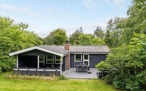 Massie - 30Km from the Sea: Maison, Domicile, Toit, Chalet, Biens, Aménagement Paysager, Batiments Jardin, Siding, Ferme