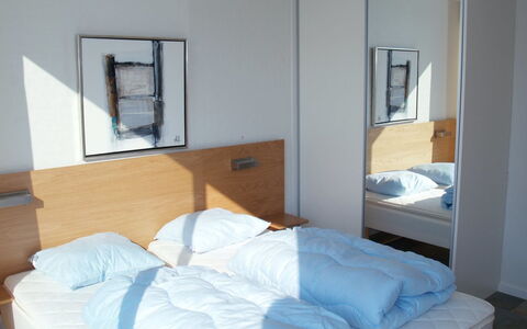 Enna - 2Km from the Sea: Lit, Chambre, Drap De Lit, Literie, Meubles, Bois, Design Intérieur, Sol, Sol, Linge