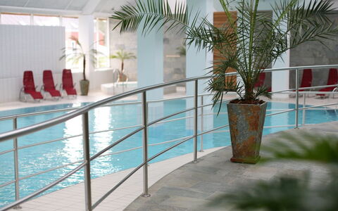 Enna - 2Km from the Sea: Sol, Design Intérieur, Sol, Composite, Piscine, Recours, Verre, Tuile, Conception, Plante D'Appartement
