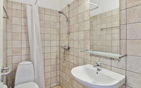 Wemund - 500M from the Sea: 