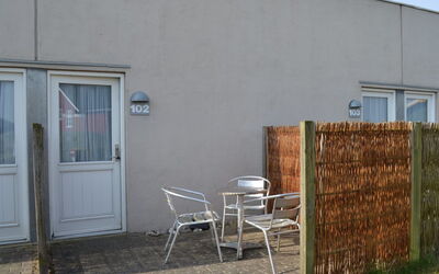Wemund - 500M from the Sea