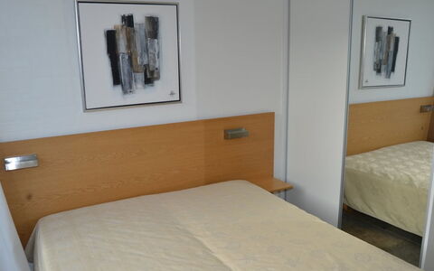 Fanny - 2Km from the Sea: Lit, Chambre, Bois, Sol, Sol, Design Intérieur, Drap De Lit, Literie, Meubles, Cadre De Lit
