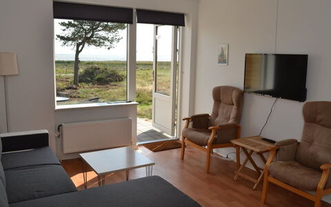 Baltser - 5Km from the Sea: Bleu, Arbuste, Chalet, Couverture De Sol, Jardin, Biens, Ombre, Aménagement Paysager, Ferme, Eco Hôtel