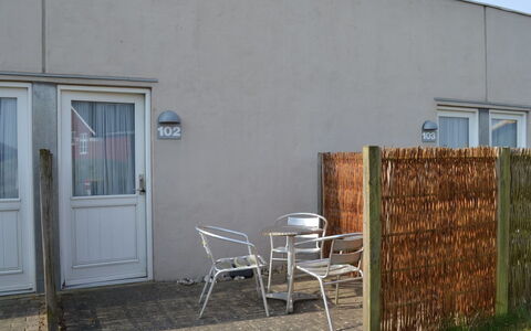 Guder - 500M from the Sea: Chalet, Arrière-Cour, Cour, Batiments Jardin, Cabanon, Siding, Mobilier De Jardin, Cabane En Rondins, Structure En Plein Air, Cabane