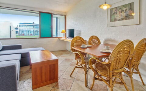Guder - 500M from the Sea: Chalet, Arrière-Cour, Cour, Batiments Jardin, Cabanon, Siding, Mobilier De Jardin, Cabane En Rondins, Structure En Plein Air, Cabane