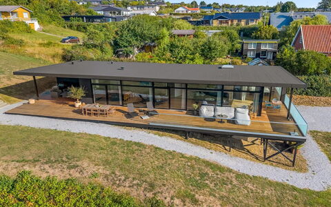 Ahmik - 200M from the Sea: Toit, Maison, Lot Terre, Domicile, Chalet, Biens, Batiments Jardin, Ombre, Cabane En Rondins, Aménagement Paysager