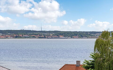 Ahmik - 200M from the Sea: Toit, Maison, Lot Terre, Domicile, Chalet, Biens, Batiments Jardin, Ombre, Cabane En Rondins, Aménagement Paysager