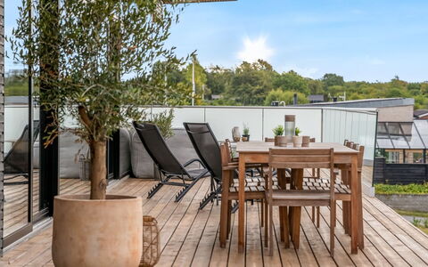 Ahmik - 200M from the Sea: Toit, Maison, Lot Terre, Domicile, Chalet, Biens, Batiments Jardin, Ombre, Cabane En Rondins, Aménagement Paysager