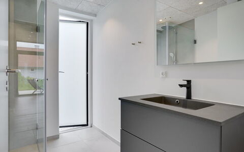 Ahmik - 200M from the Sea: Piscine, Ville Resort