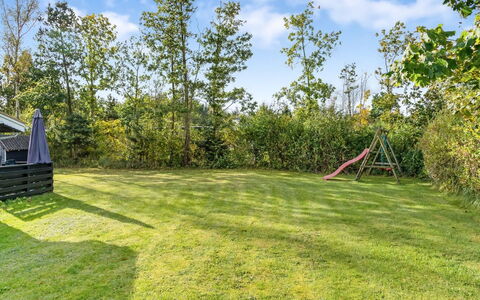 Karelia - 800M from the Sea: Piscine, Mobilier De Jardin, Meubles, Recours, Dalle, Eco Hôtel, Ombre, Chaise, Loisir, Biens