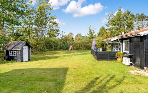 Karelia - 800M from the Sea: Piscine, Mobilier De Jardin, Meubles, Recours, Dalle, Eco Hôtel, Ombre, Chaise, Loisir, Biens