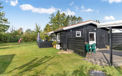 Karelia - 800M from the Sea: Piscine, Mobilier De Jardin, Meubles, Recours, Dalle, Eco Hôtel, Ombre, Chaise, Loisir, Biens