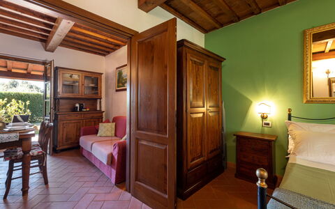 Massa Marittima 630: Meubles, Propriété, Plante, Bois, Éclairage, Cabinetry, Design Intérieur, Confort, Fenêtre, Porte