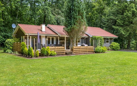 Marret - 30Km from the Sea: Domicile, Chalet, Porche, Dur, Siding, Plate-Forme, Ombre, Planche, Biens, Batiments Jardin