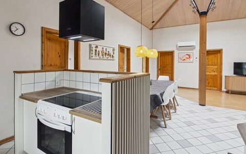 Absalon - 29Km from the Sea: Sol, Sol, Bois, Design Intérieur, Plafond, Cuisine, Meubles, Pièce, Tache De Bois, Dur