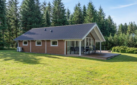 Lisel - 25Km from the Sea: Domicile, Chalet, Porche, Dur, Siding, Plate-Forme, Ombre, Planche, Biens, Batiments Jardin
