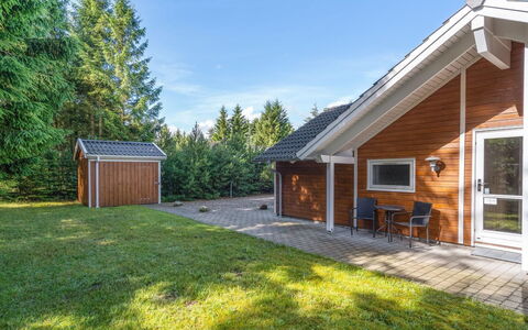 Lisel - 25Km from the Sea: Domicile, Chalet, Porche, Dur, Siding, Plate-Forme, Ombre, Planche, Biens, Batiments Jardin