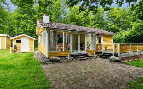 Hejne - 29Km from the Sea: Maison, Domicile, Chalet, Arbuste, Siding, Toit, Zone Résidentielle, Lot Terre, Porche