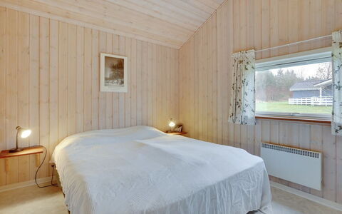 Tatti - 30Km from the Sea: Bois, Plafond, Design Intérieur, Sol, Sol, Chambre, Domicile, Lit, Pièce, Drap De Lit