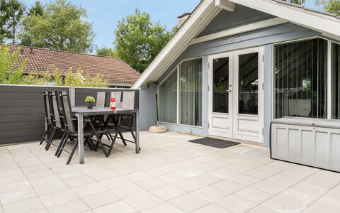 Liljana - 30Km from the Sea: Meubles, Design Intérieur, Sol, Bois, Sol, Plafond, Parquet, Chaise, Table, Éclairage