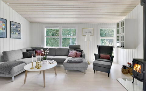 Brune - 30Km from the Sea: Meubles, Canapé, Design Intérieur, Salon, Sol, Sol, Domicile, Parquet, Pièce