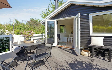 Lelle - 350M from the Sea: Piscine, Ville Resort