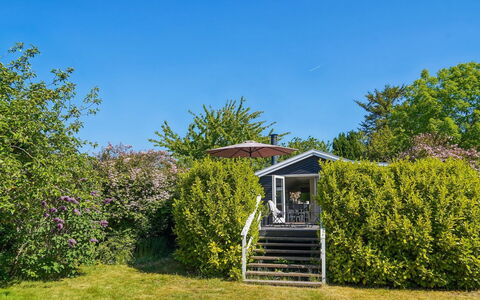 Lelle - 350M from the Sea: Bois, Toit, Maison, Chalet, Porte, Domicile, Siding, Lot Terre, Batiments Jardin, Cabanon