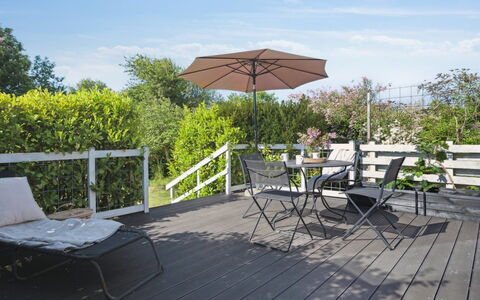 Lelle - 350M from the Sea: Piscine, Mobilier De Jardin, Meubles, Recours, Dalle, Eco Hôtel, Ombre, Chaise, Loisir, Biens