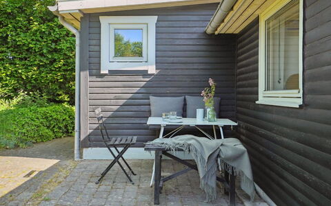 Lelle - 350M from the Sea: Piscine, Mobilier De Jardin, Meubles, Recours, Dalle, Eco Hôtel, Ombre, Chaise, Loisir, Biens