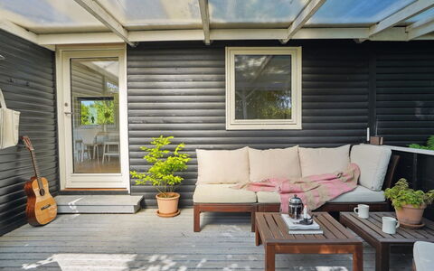 Lelle - 350M from the Sea: Piscine, Mobilier De Jardin, Meubles, Recours, Dalle, Eco Hôtel, Ombre, Chaise, Loisir, Biens