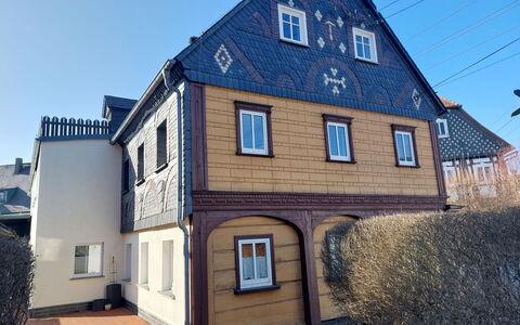 Grossschönau 112: Ciel, Plante, Bâtiment, Fenêtre, Propriété, Bleu, Maison, Chalet, Zone Résidentielle, Façade