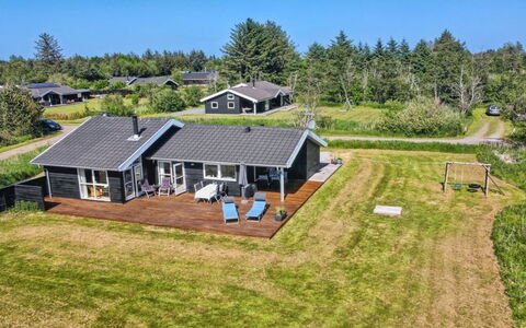 Hampus - 500M from the Sea: Architecture, Toit, Domicile, Composite, Daylighting, Siding, Allée